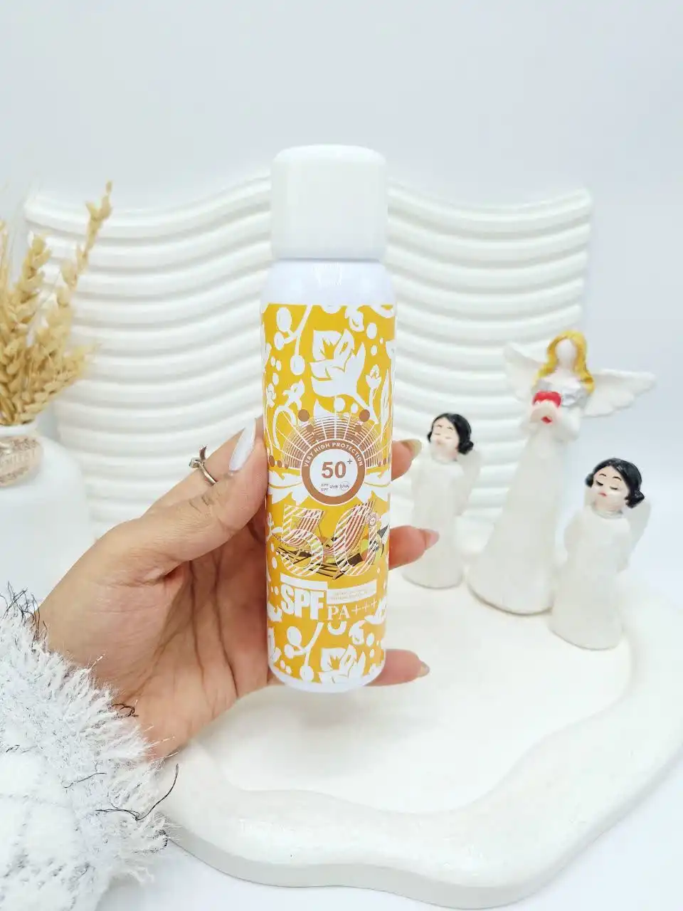 اسپری ضدآفتاب spf 50 بیرنگ و سبک یارا (بدنه زرد