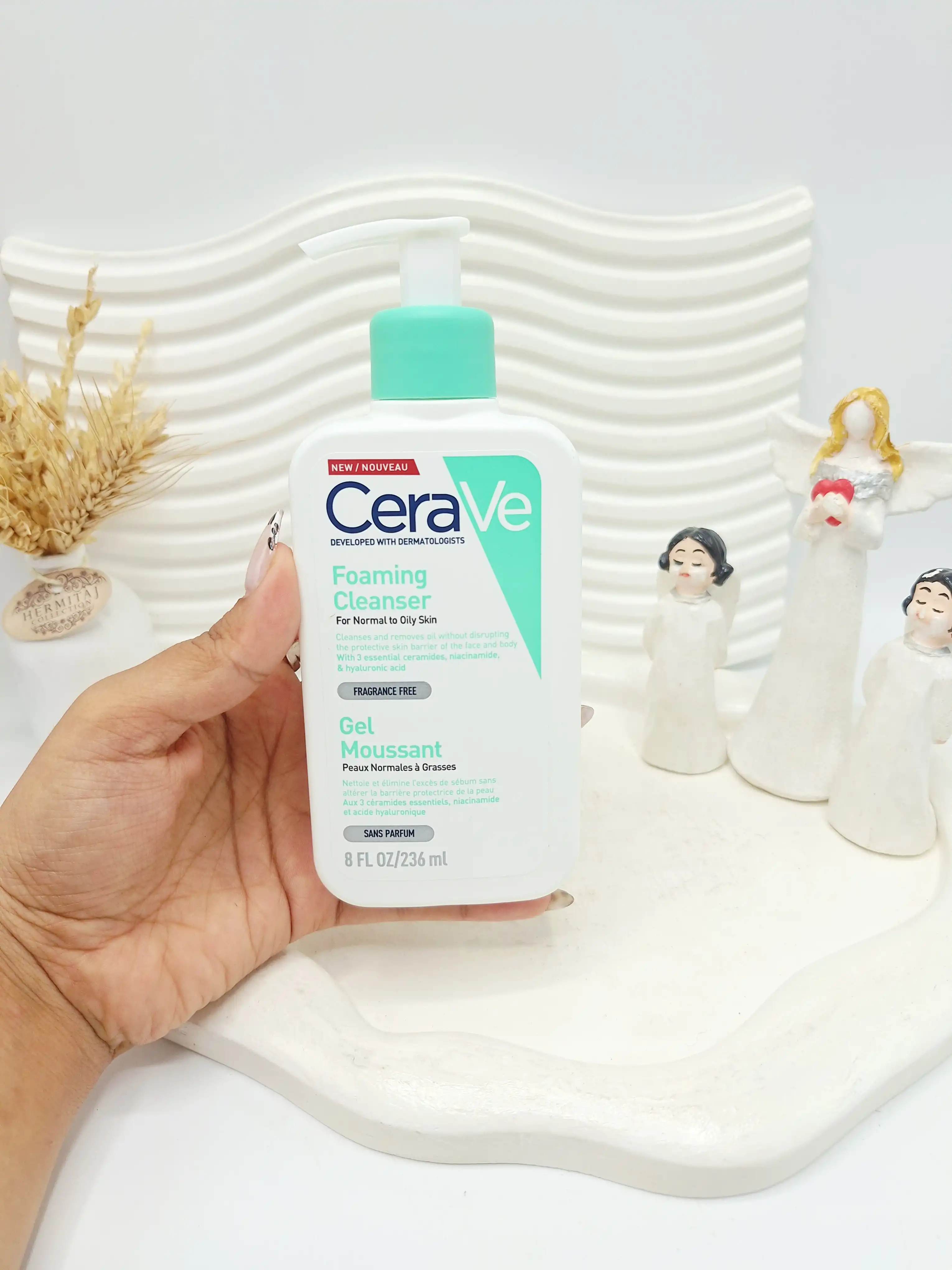 ژل شستشو مناسب پوست معمولی تا چرب برند CeraVe