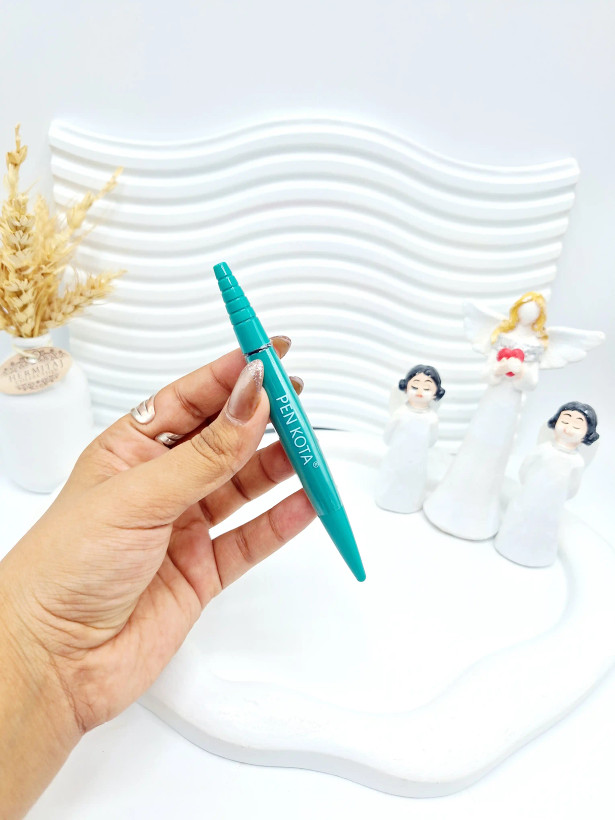 خط چشم مشکی پوکه سبز با کیفیت برند PEN KOTA